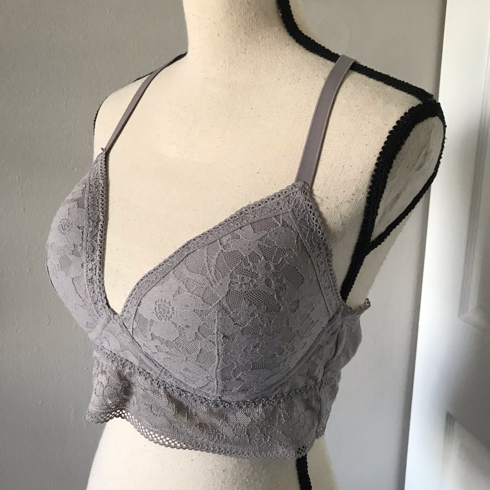 VICTORIAS SECRET Wireless Lightly Lined Grey Lace Bralette | L